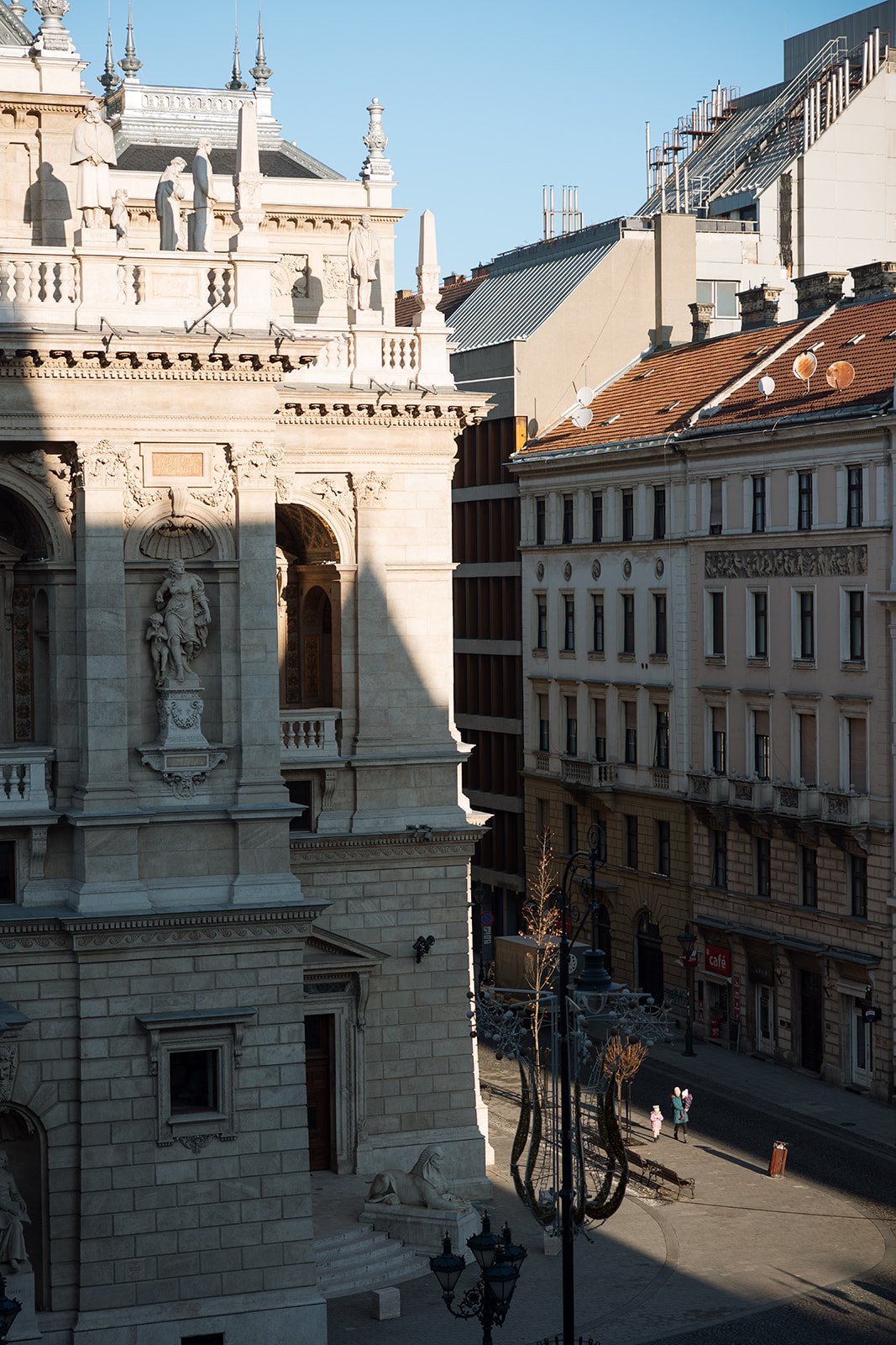 W BUDAPEST